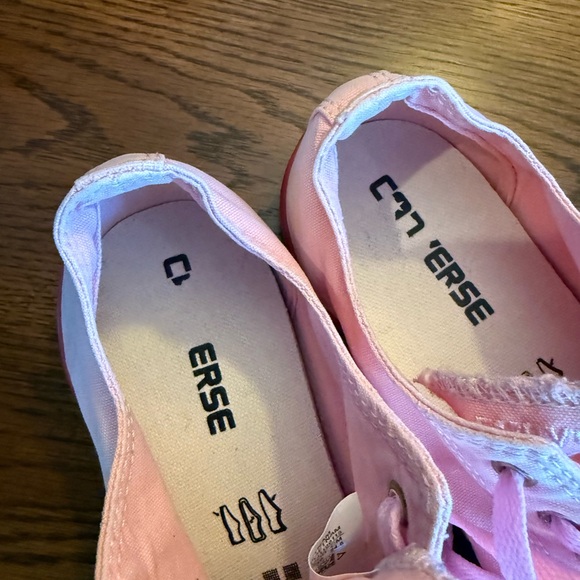 Pink Converse sneakers, size 8 Pre worn but much life is left! Lovely - Picture 6 of 10